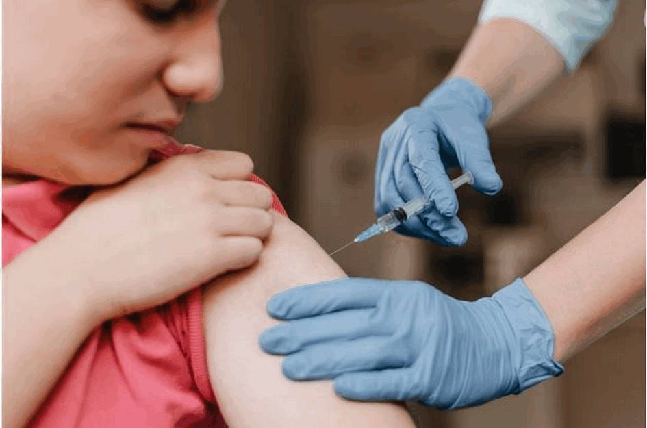 ZAHTEVAJU OD SRBIJE: Sve deca iznad 12 godina da se vakcinišu FAJZEROM!